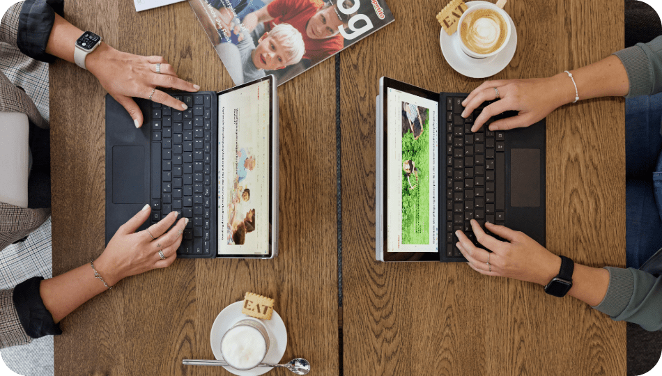 Aufnahme Schreibtisch mit Surfaces